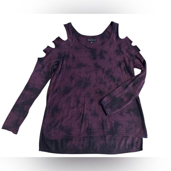 Rock & Republic Tops - Rock & Republic Cold Shoulder Long Sleeved Women’s XL Shirt